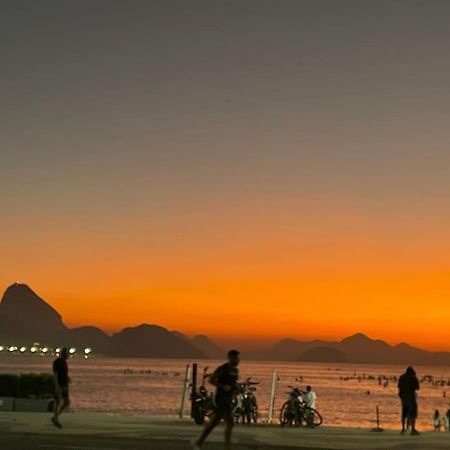 Amplo Apartamento Em Frente A Praia De Copacabana Leilighet Rio de Janeiro Eksteriør bilde